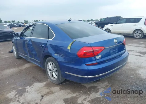 2016 Volkswagen Passat 1.8T S z USA, uszkodzony, nr VIN 1VWAS7A33GC027781